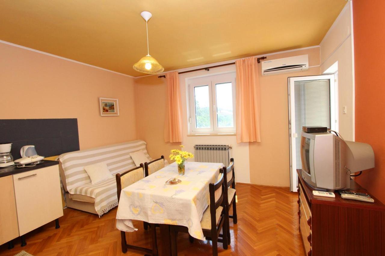 Apartment Rokov *